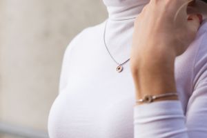 Red Necklace Circle