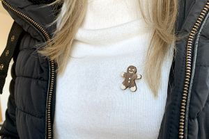 Gingerbread brooch