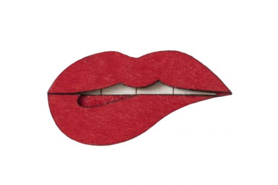 Lips Brooch